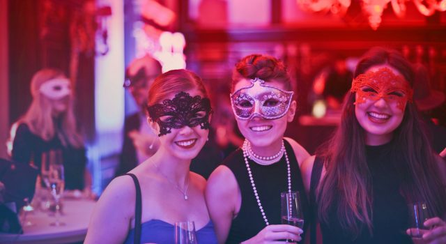 themafeest, gemaskerd bal