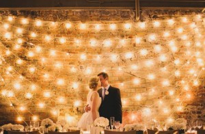 Sfeervolle trouwdecoratie - bruiloftverlichting