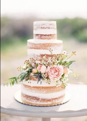 originele huwelijkstaart met topper naked cake